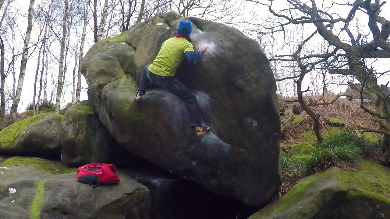 T Crack, 7b. Peak District
