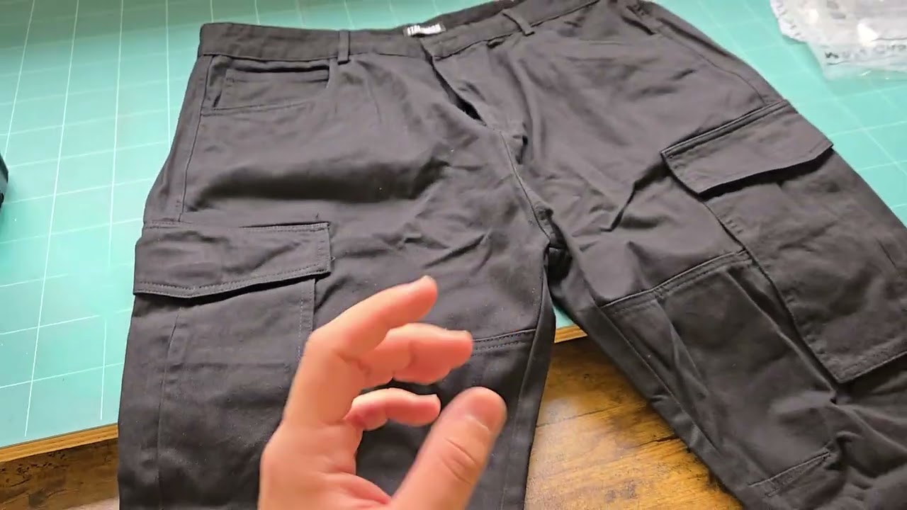Everything you need to know about these Black Cargo Pants...