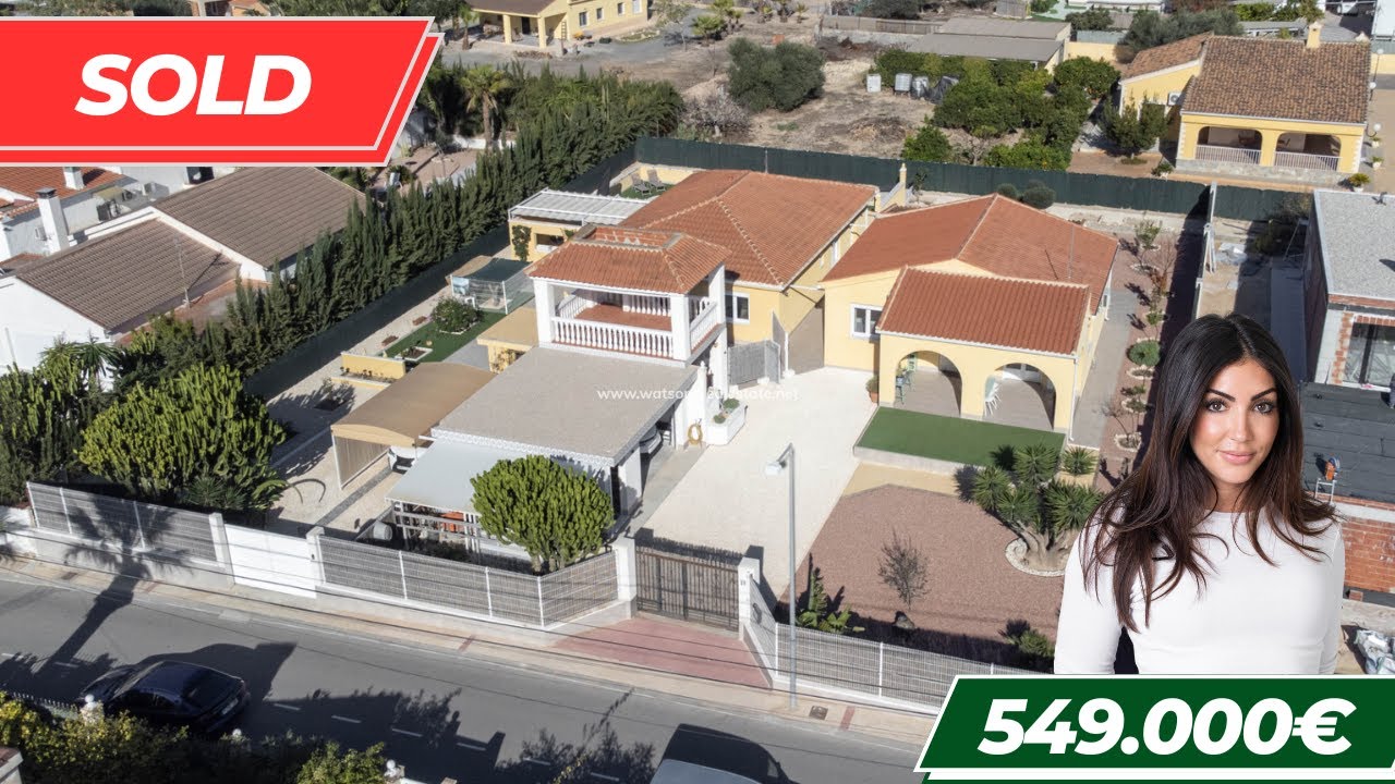 549.000€ - Detached Villa For Sale In La Marina with Two Separate Accommodations - Ref. 5289