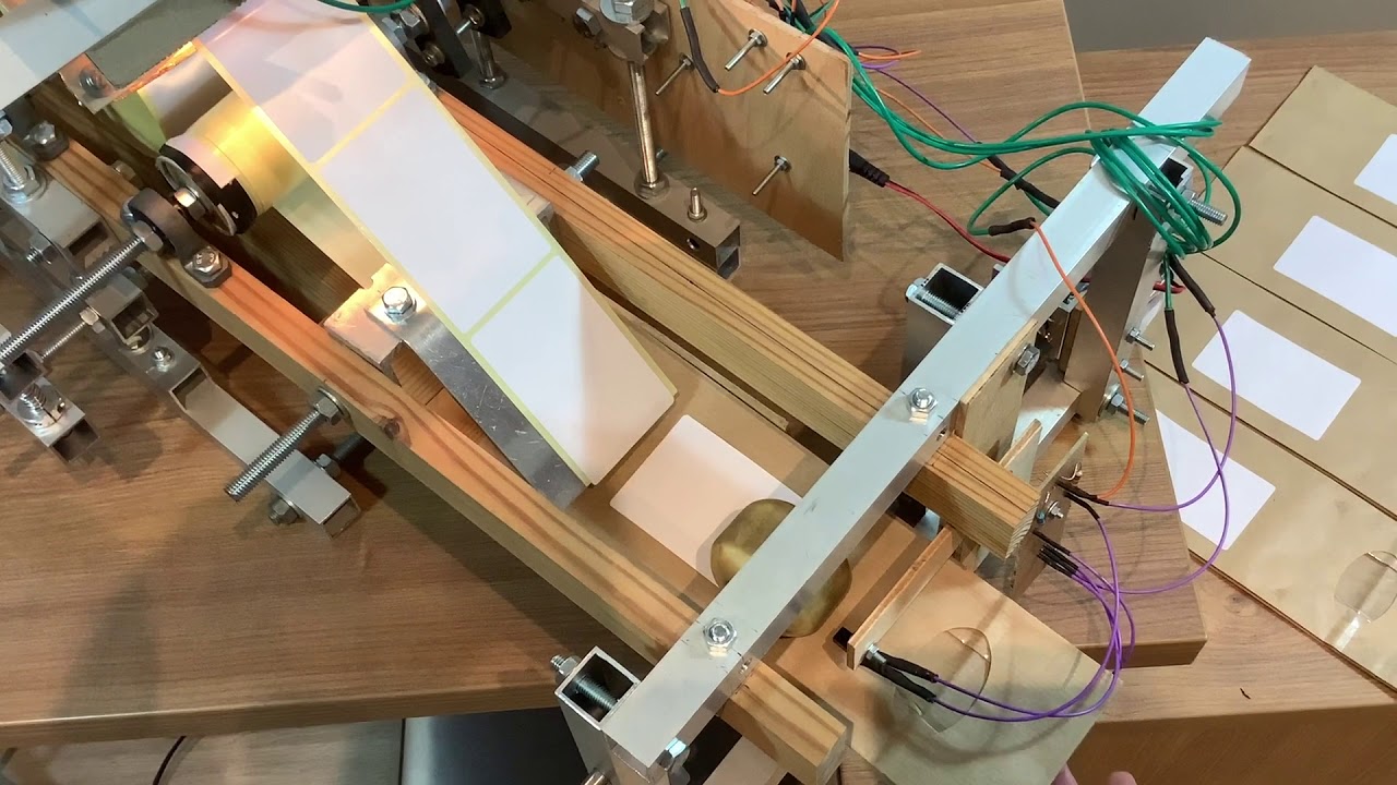 Semiautomatic labelling machine DIY