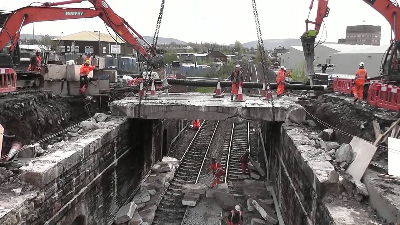 Oldham Rd Bridge Demolition, Ashton under Lyne 2014