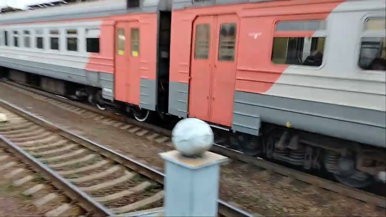 Электропоезд ЭД4М-0255 Сообщением Санкт-Петербург-Сиверская Отправляется с платформы Аэропорт
