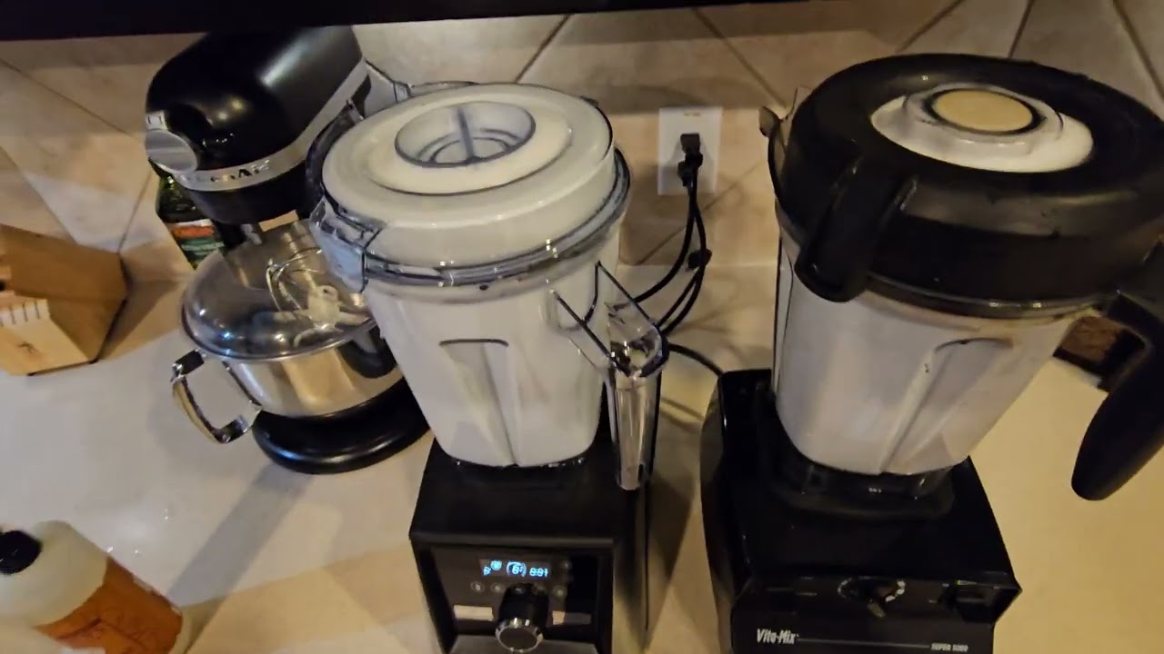 Old Vitamix vs New - Super 5000 vs Accent A3500 How to Clean - Sound Comparison