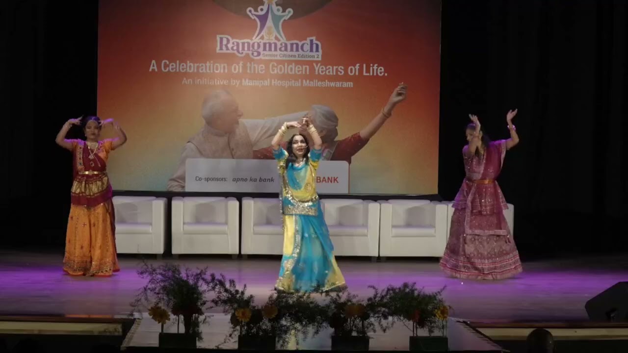 Traditional Graceful Rajwadi Ghoomar Stage Performance | Laga do hariya baag#Padharo mhare Desh