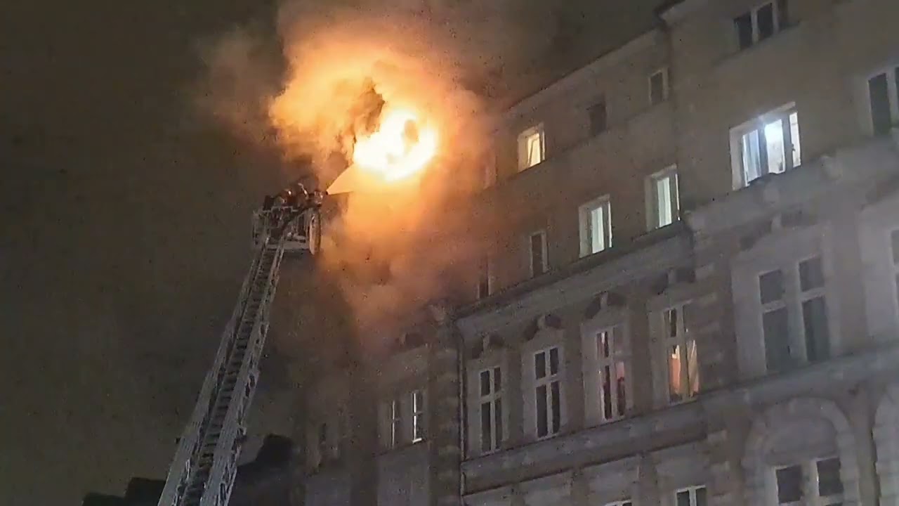 Pożar mieszkania w Chorzowie ul. Powstańców 16.11.2022