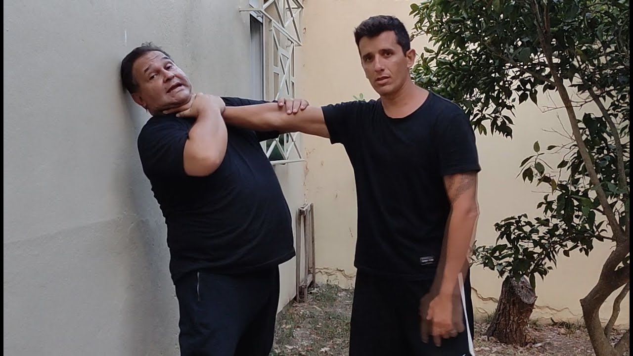 C&oacute;mo defenderte contra AGARRE de CUELLO .  Gaspar y Javico