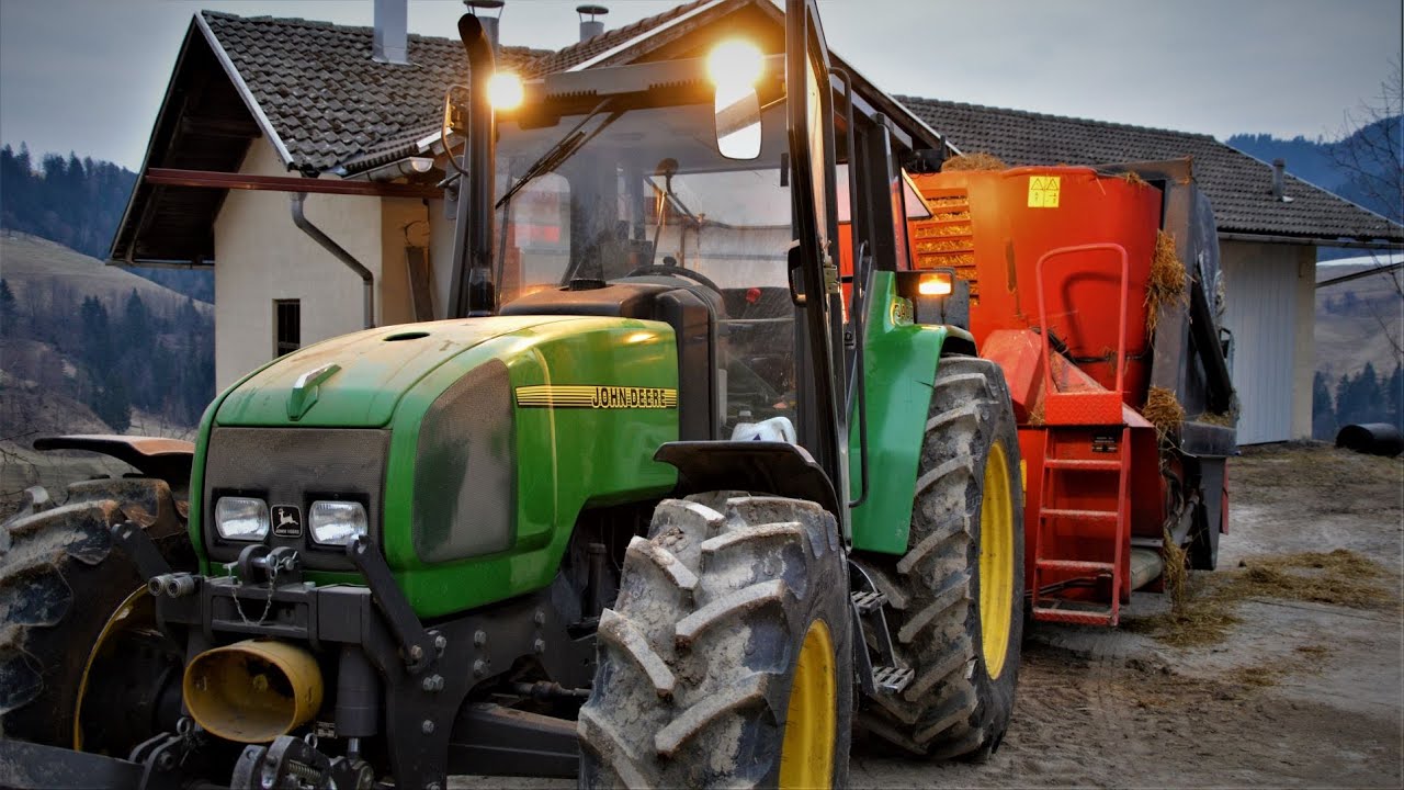 Feeding Dairy Cows on a Dairy Farm | John Deere | Trioliet | Žnidar | 2022