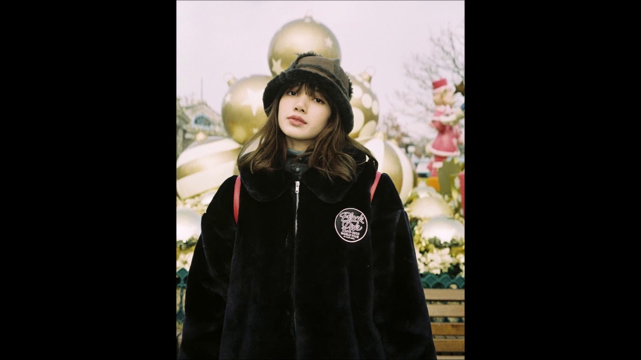 BLACKPINK LISA INSTAGRAM FEED & STORY UPDATES