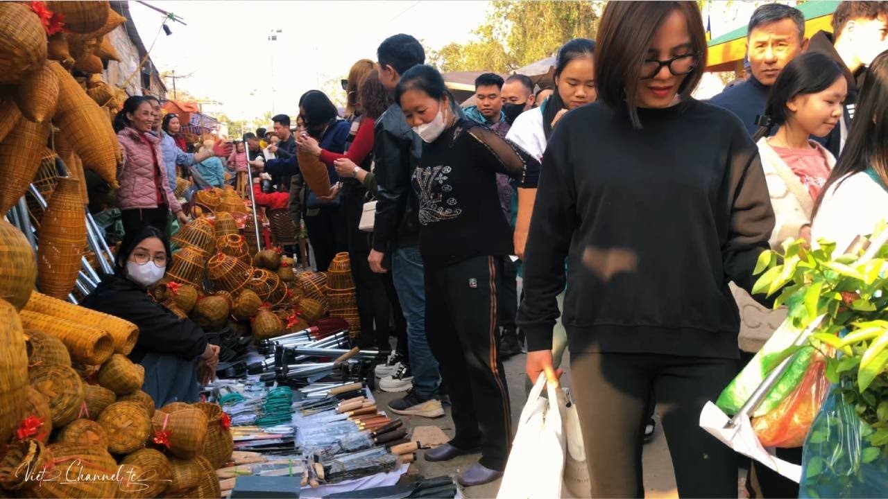 Biển Người Tấp Lập Chơi Chợ Viềng Nam Giang Nam Trực Chiều Mùng 7 Tết 2025