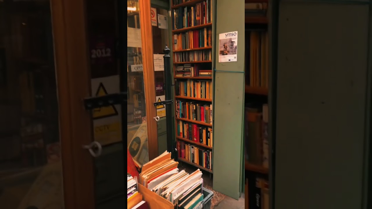 Exploring Cecil Court in London 📚 