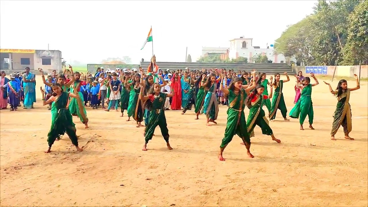 Jaha daal daal par Sone ki chidiya Karti hai basera 