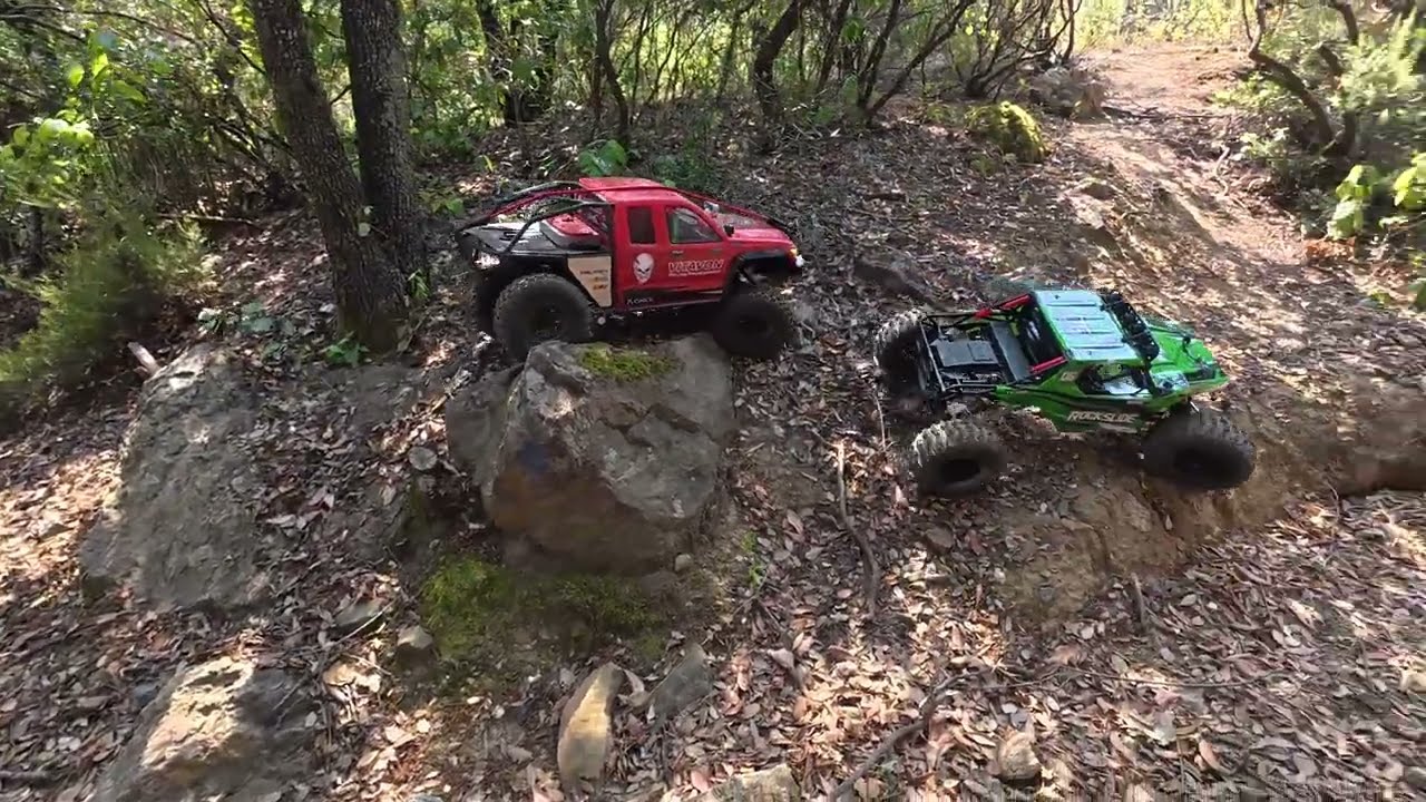 Axial SCX-6 VS Yikong 4061 Rockslide sur la piste TRIAL du Bois de Rose avec @JujuRCcut