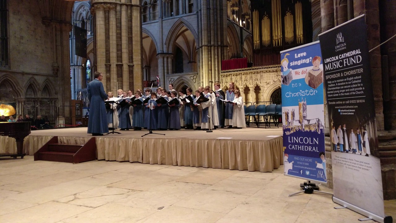 The Choir of Lincoln Cathedral sings O Holy Night (4K)