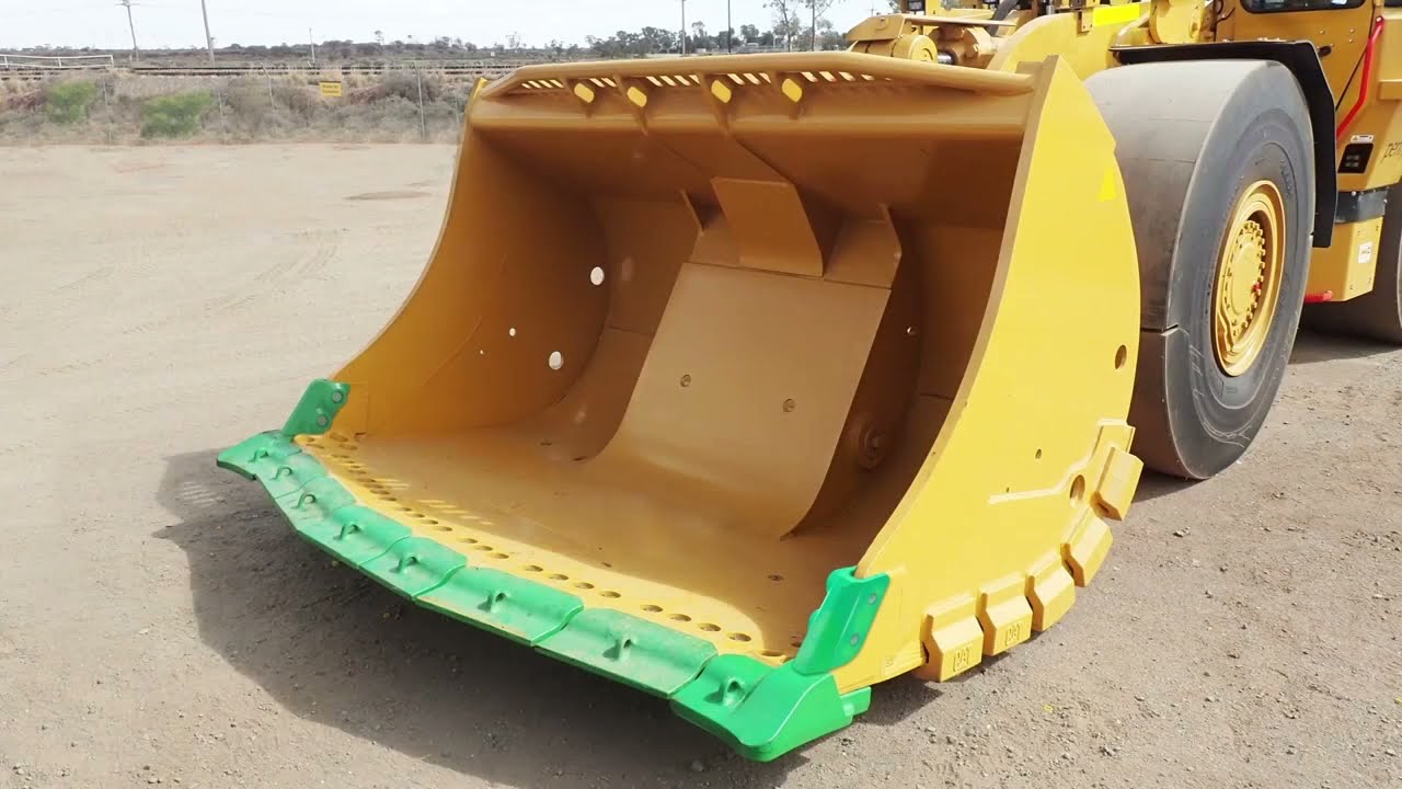 ESCO&reg; UltraEdge&trade; LHD Shroud System Installation