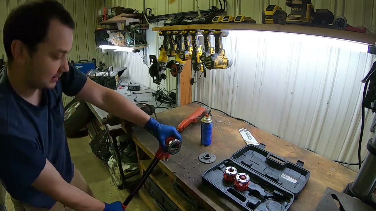 Using Harbor Freight Pipe Threader