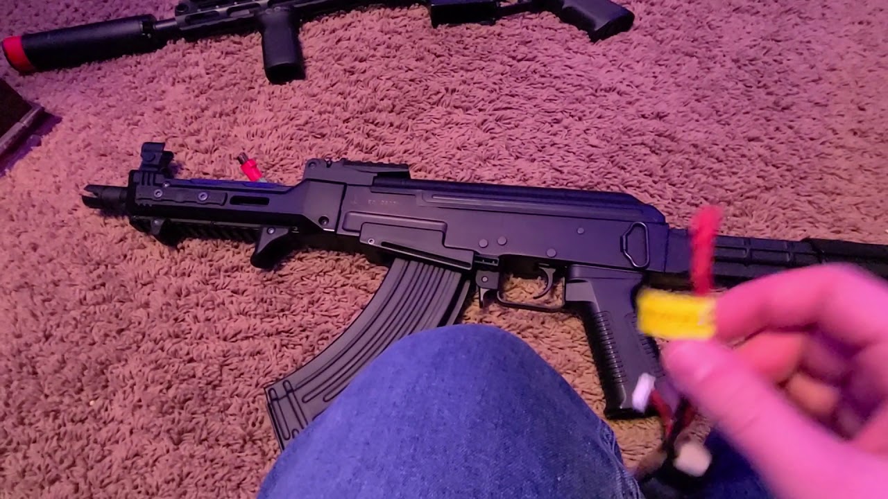 Can anyone tell what's wrong with my Tokyo marui AK Storm?