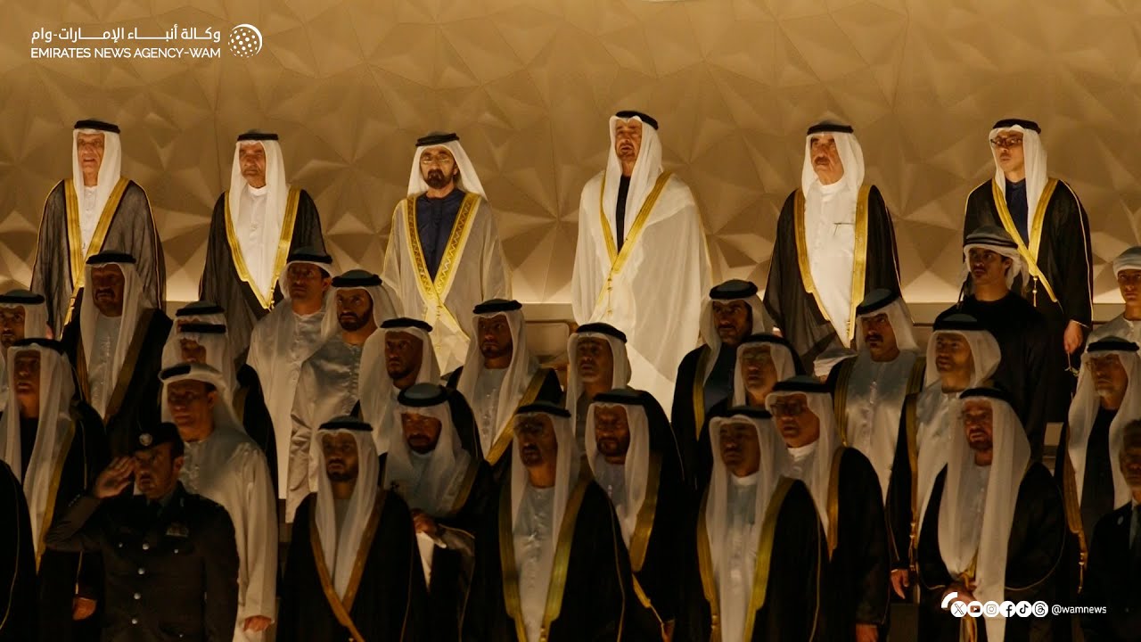 رئيس الدولة وحكام الإمارات والشيوخ يشهدون الاحتفال الرسمي بعيد الاتحاد الـ 54 في متحف زايد الوطني