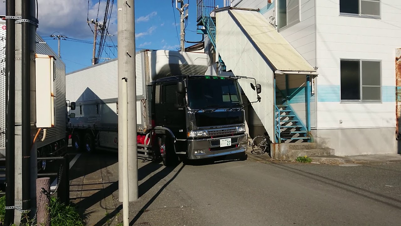 デコトラ  V8 ダブルマフラー ニック不明