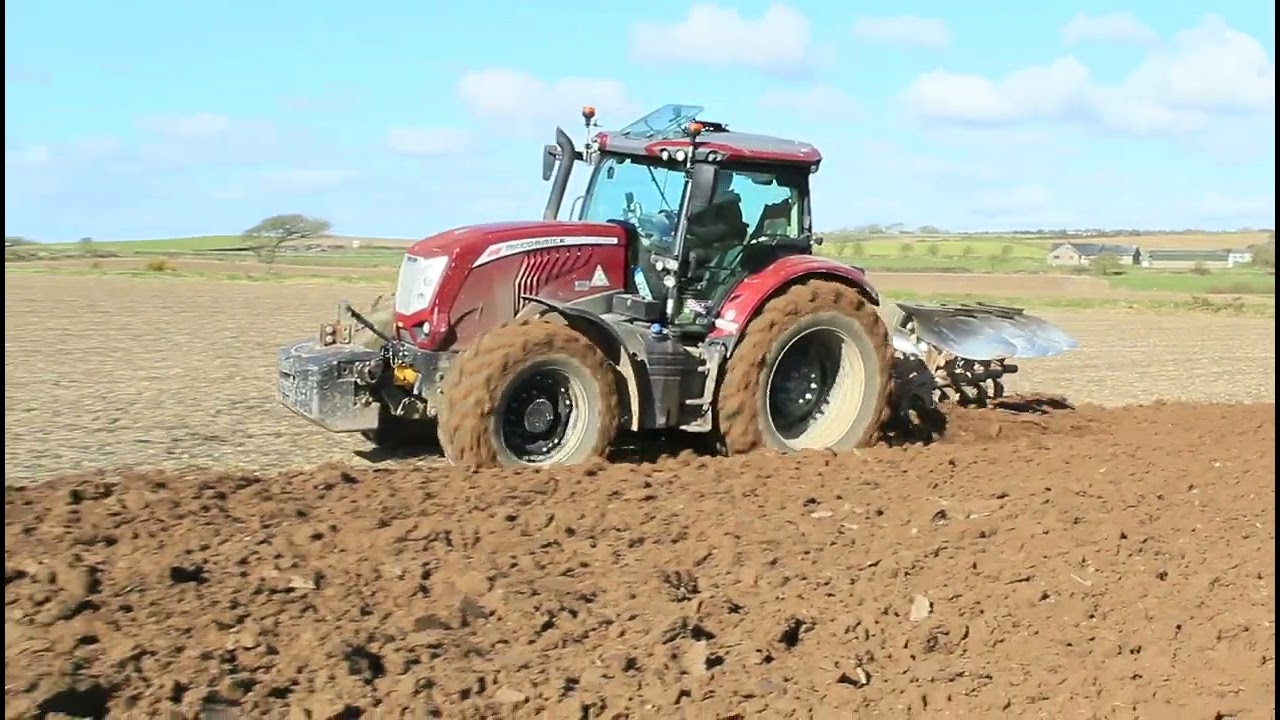 New McCormick X7.624 Ploughing.