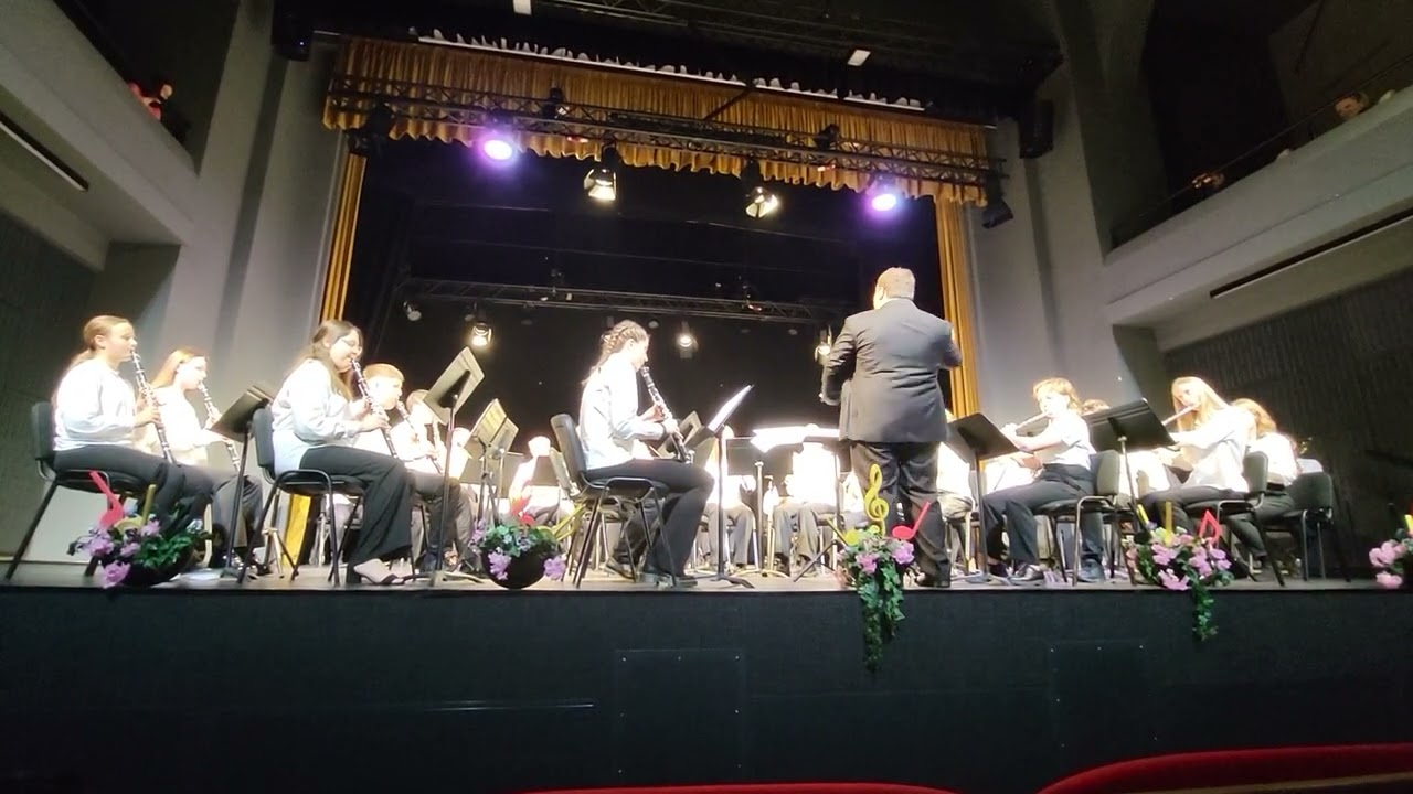 Arr. E. Jahreis: Highway to Hell       Puhački orkestar;    Ivan Oškera, dirigent