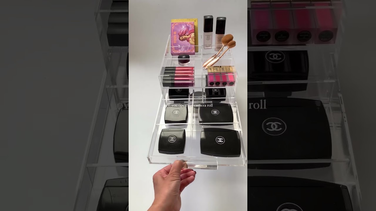 Kim Kardashians makeup organizer sale 35% off. Ends soon. Code HotGirl35 