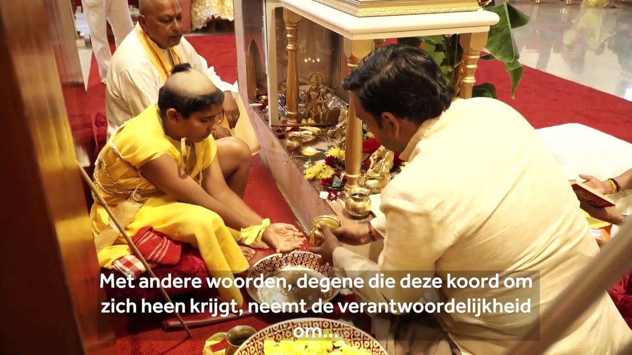 Janew (upanayana) sanskaar van Priyan Lachmansingh by  Moen Poeran