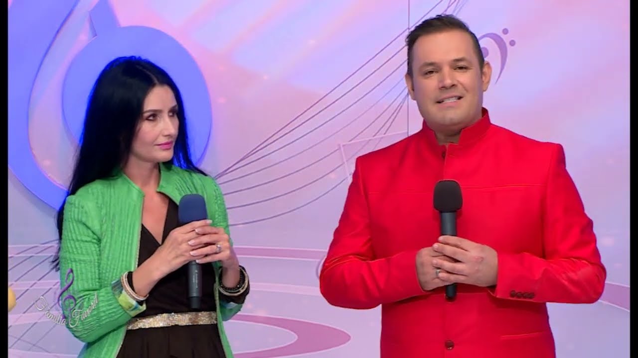 SILVIA CHIFIRIUC  -  ''PRIVIREA TA''  - Familia Favorit (noiembrie 2022)