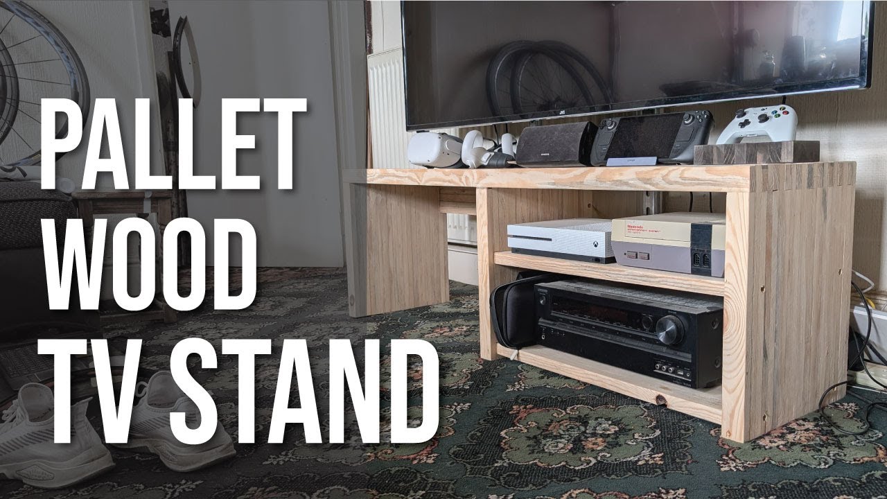 DIY Pallet Wood TV stand for FREE