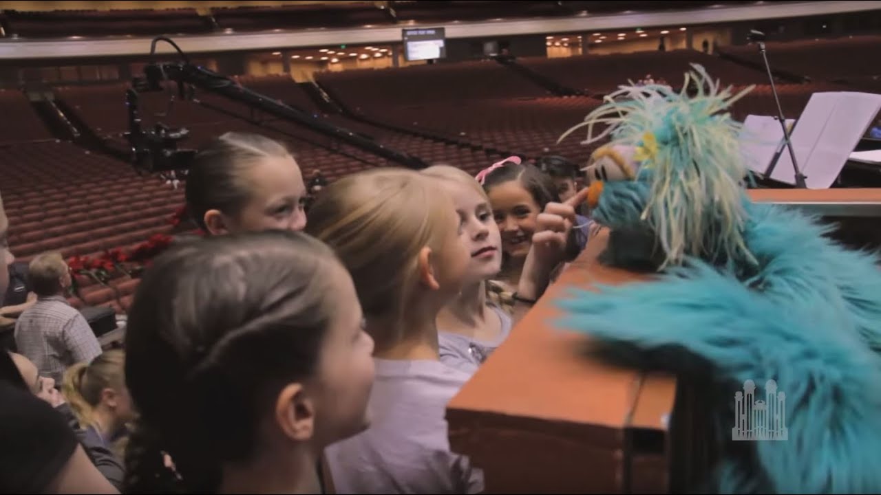 Backstage: Feeling the Love - Puppeteers from Sesame Street®