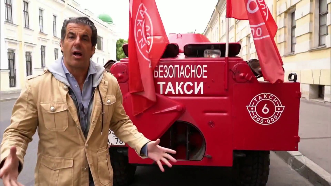 Um passeio por São Petersburgo no táxi-tanque - Rússia