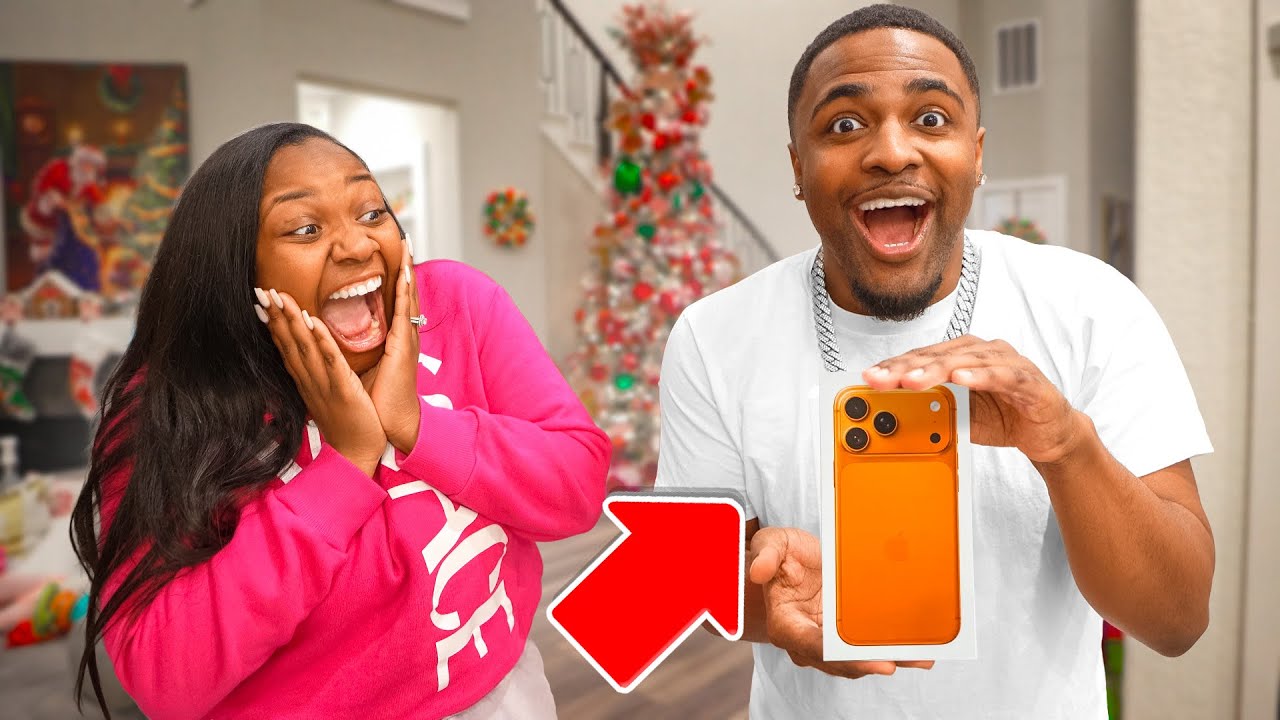 SURPRISING MY WIFE WITH A NEW IPHONE 17 PRO MAX! | VLOGMAS DAY 23
