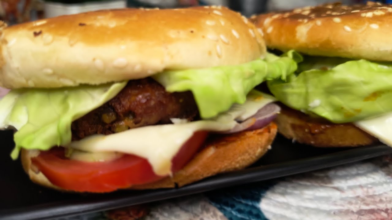 How to Make Aloo Tikki Burger At Home || Veg Burger Recipe || Tikki Burger || 