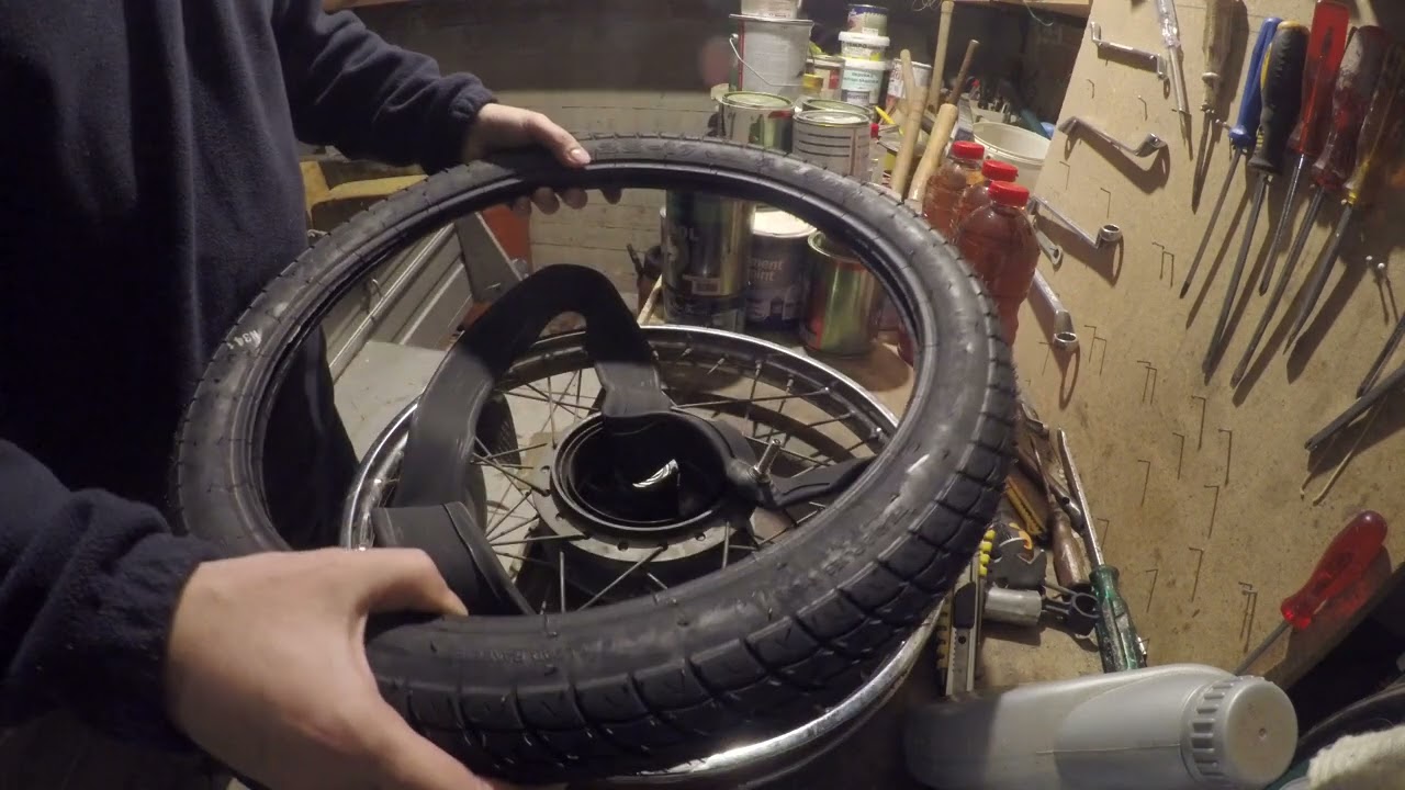 YAMAHA Town Mate resurrection - How to remove front wheell and change the tire