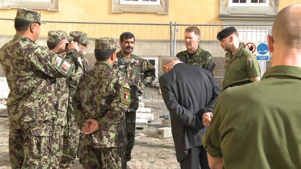 AFGHANERE M&Oslash;DER DANSKE KADETTER