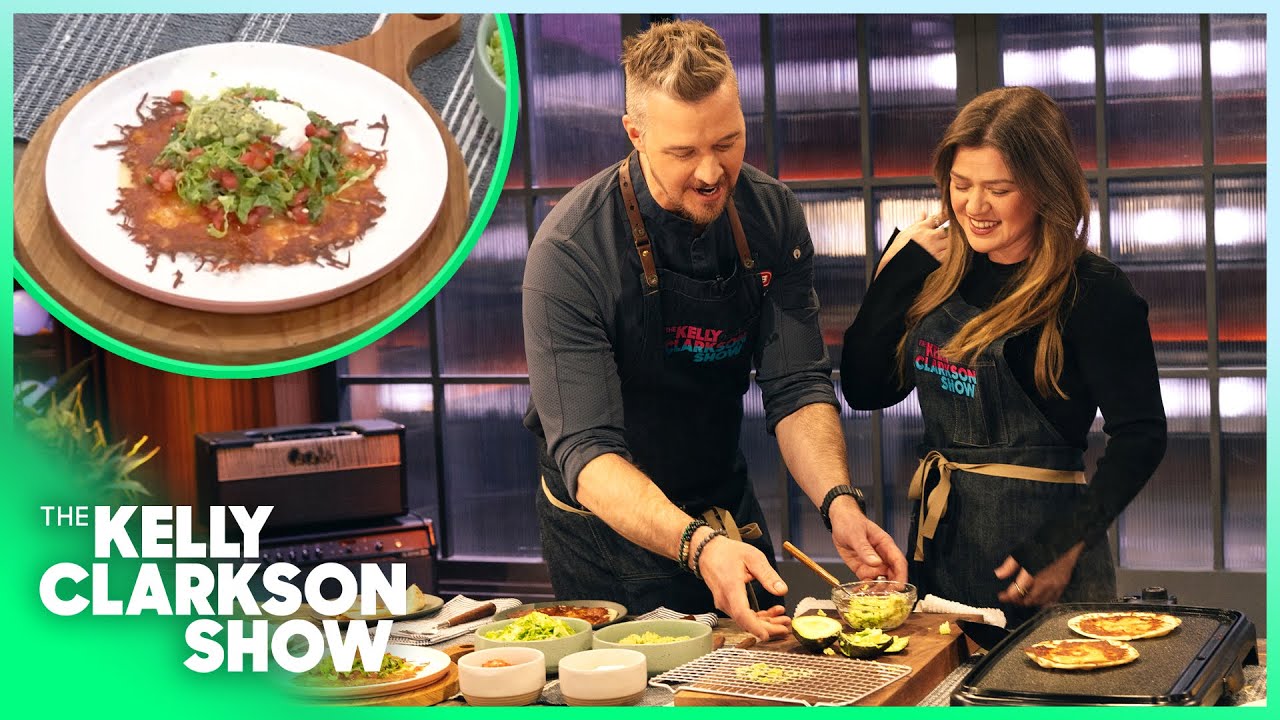 Kelly Clarkson Tries Epic Super Bowl Snacks From H-E-B!