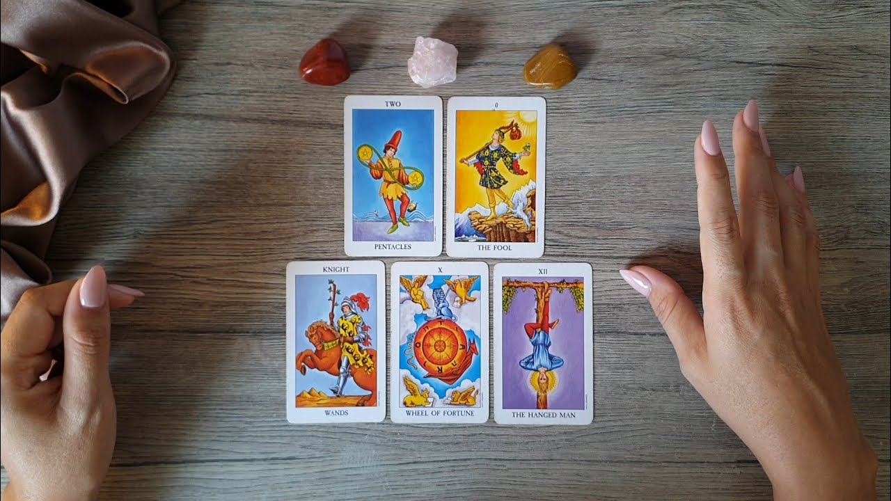 COMO ELE(A) ESTÁ EM RELAÇÃO A VOCÊ HOJE? | Tarot