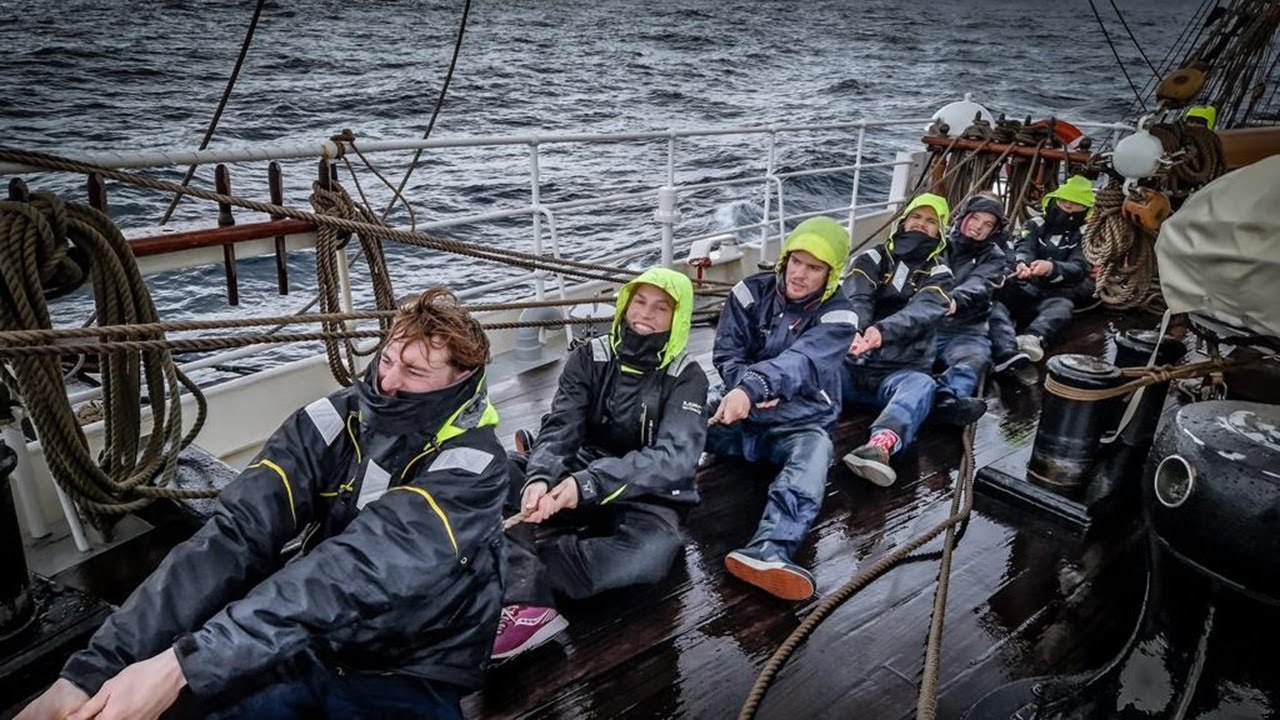 Mini-documentary: an unforgettable journey of 30 young people at sea