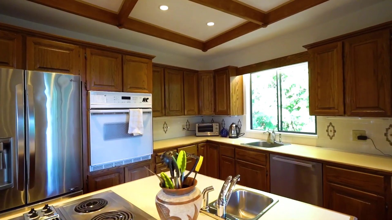 NEW LISTING: 150 Oceanview Pl, Lions Bay