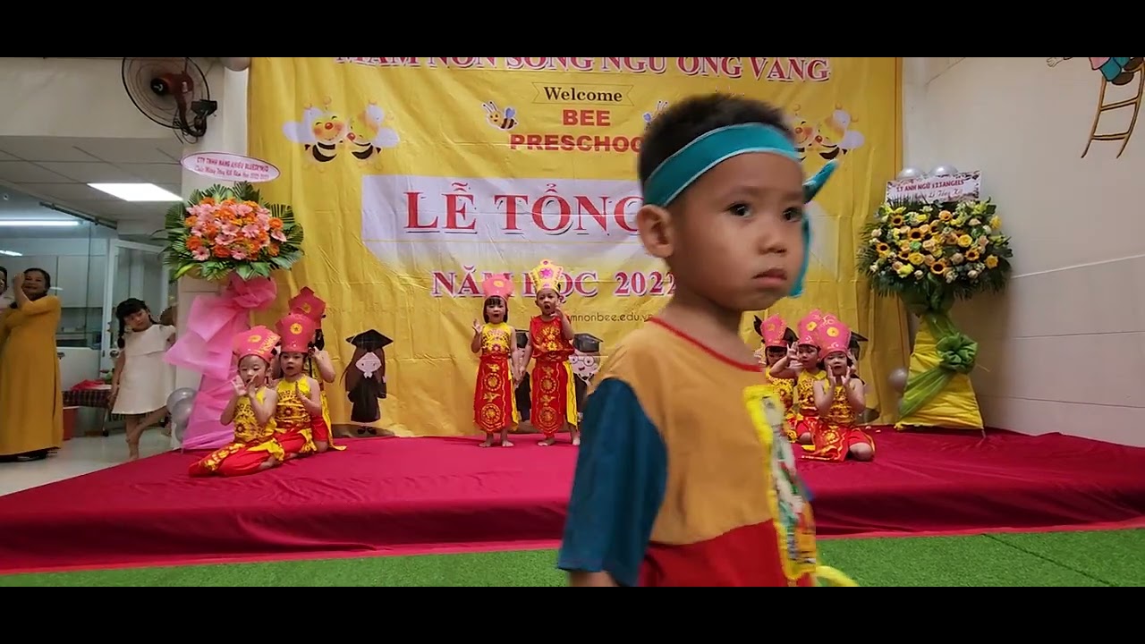 Bee_July múa 'Dòng máu lạc hồng'