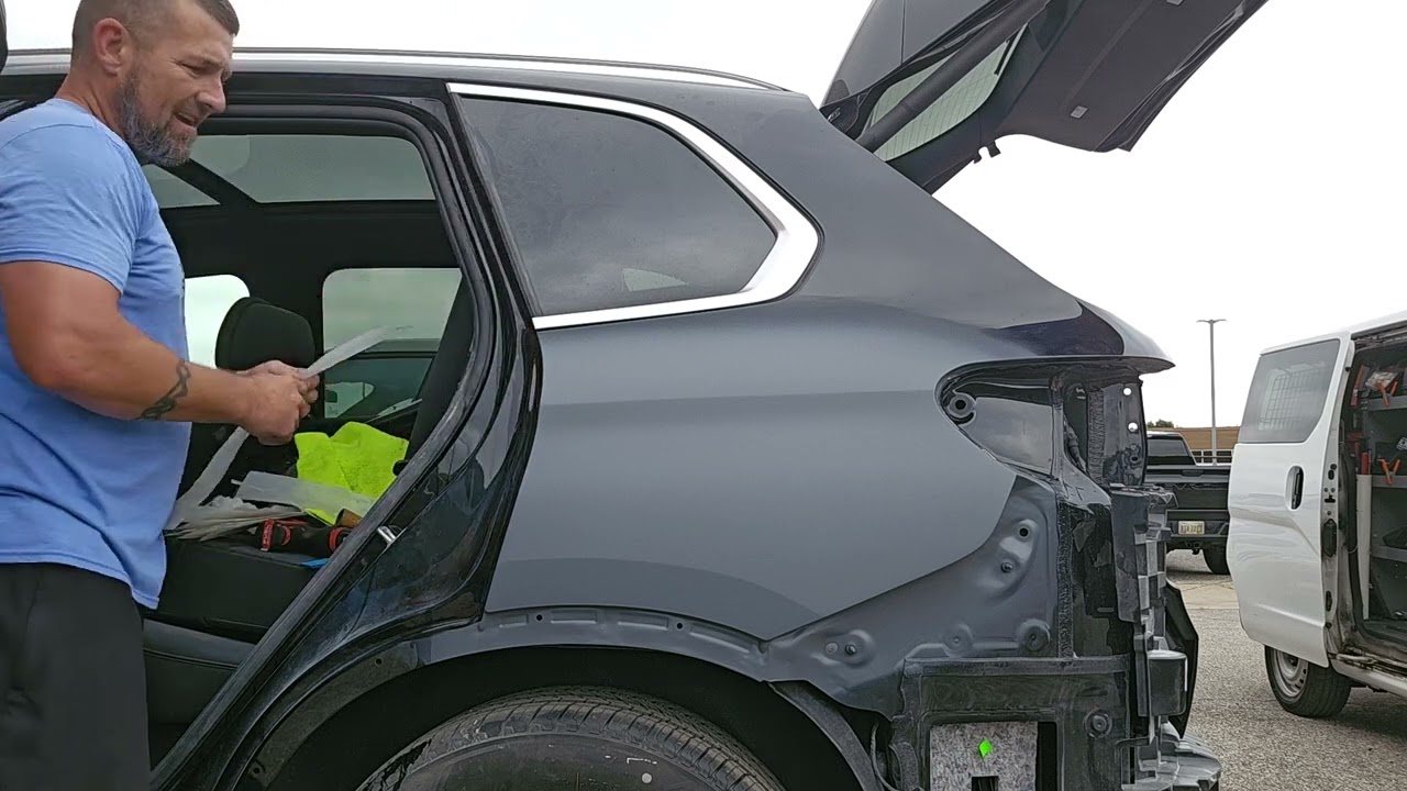 2025 BMW X5 quarter glass removal with WRD Orange Bat