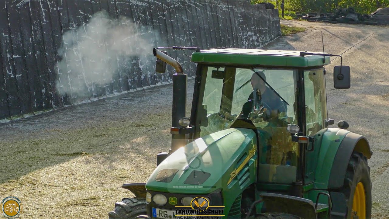JOHN DEERE 7720 siliert (SOUND TRAUM) 😍 Lohnunternehmen Dürichen Häckselt Mais - 1 Häckselkette 2020