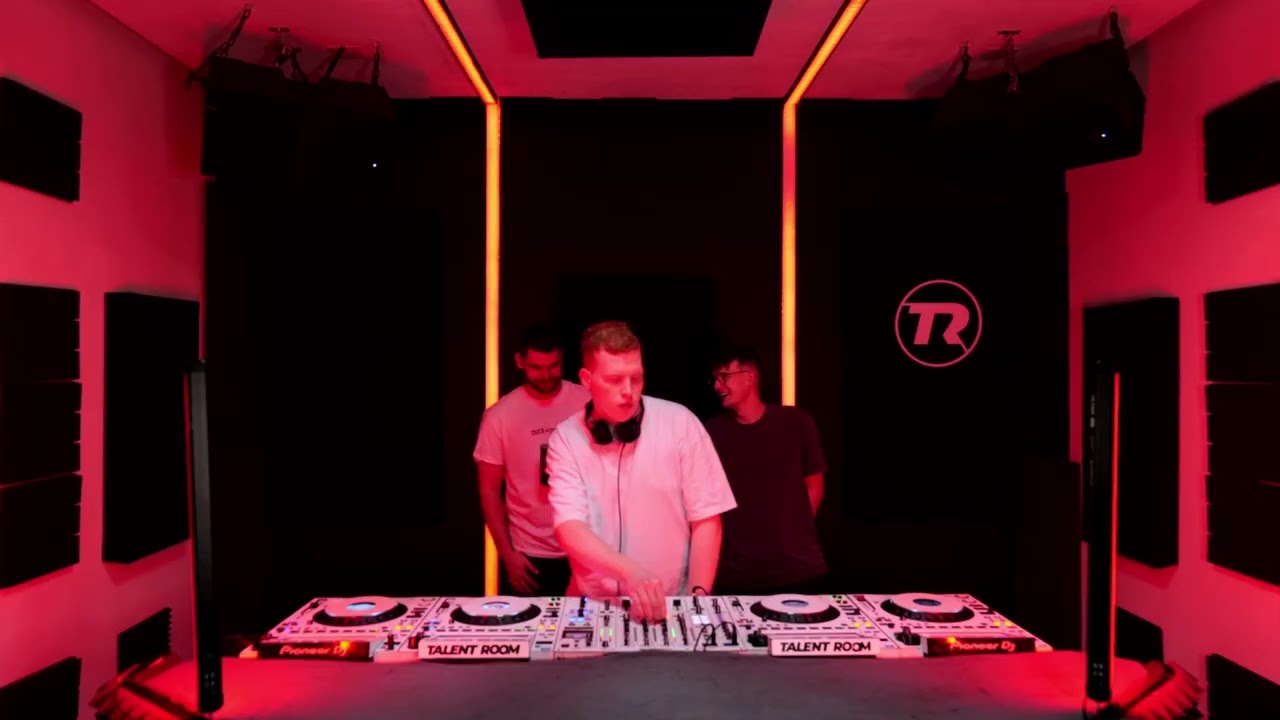 TALENT ROOM Techno Boiler Room 6.2.2025 - REZØN