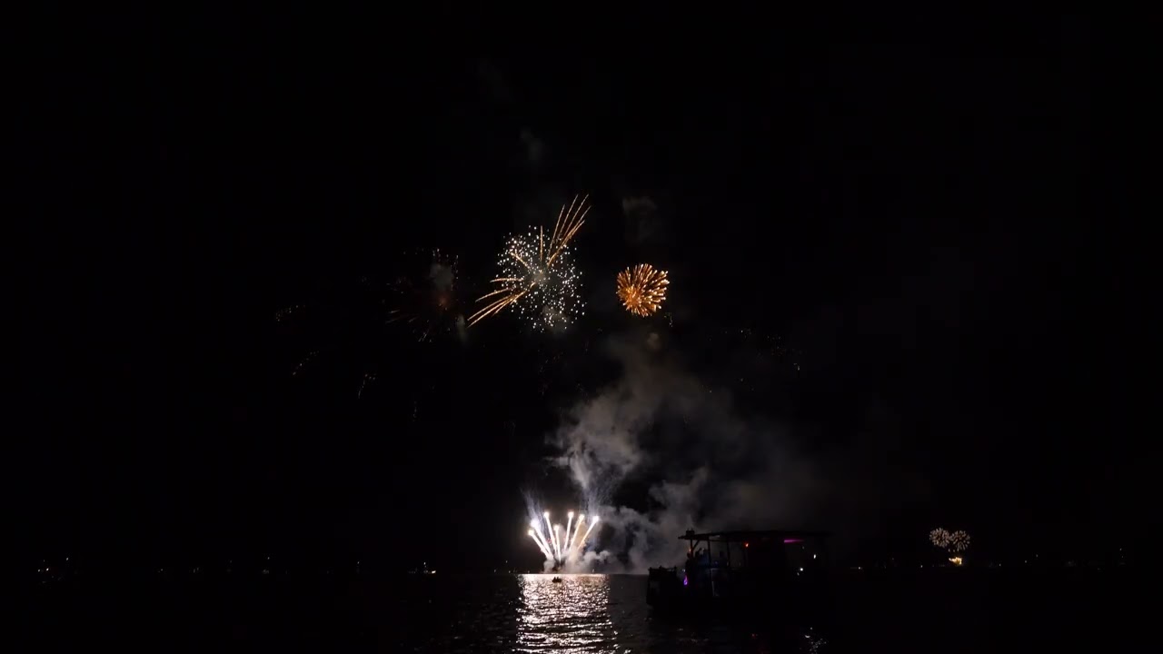 Steinhuder Meer in Flammen / Festliches Wochenende Steinhude 2025 Feuerwerk Steinhude