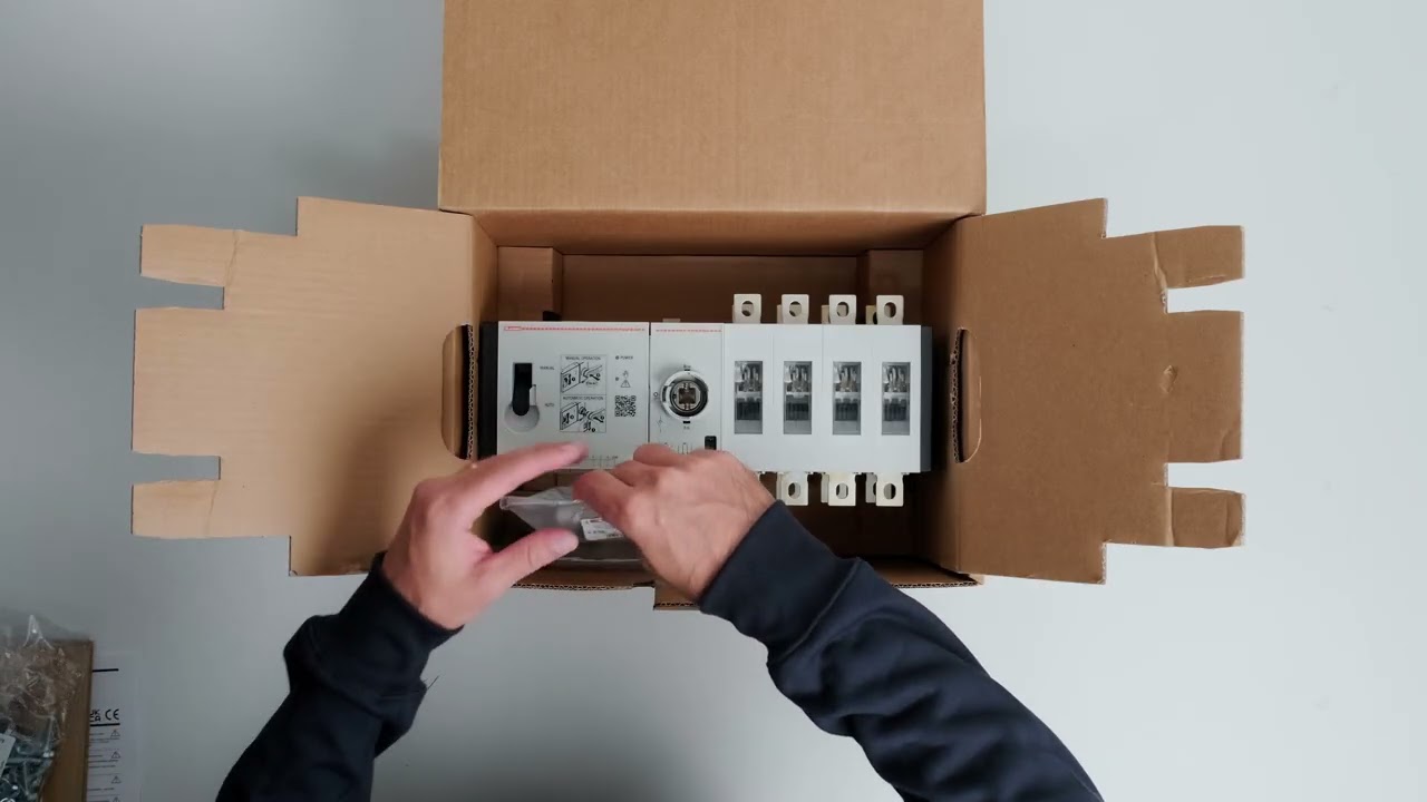 Unboxing - Commutatori sezionatori motorizzati serie GLCM | LOVATO Electric