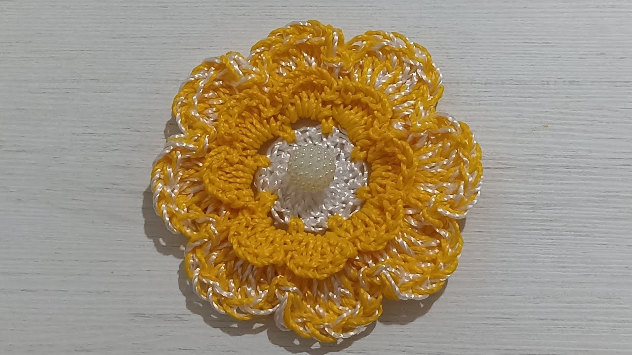 Flor de crochê com dois fios