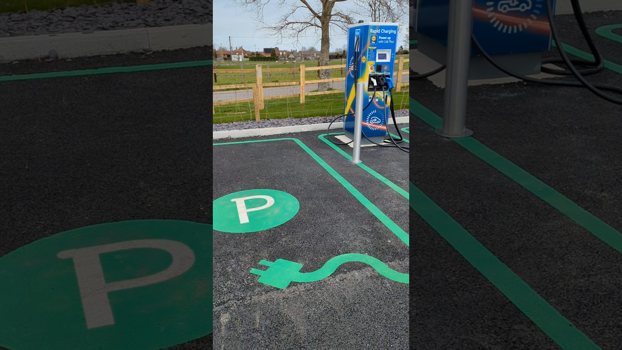 Новое зарядное устройство для электромобилей от Lidl. Почему буква &laquo;P&raquo;, а не &laquo;EV&raquo; или &laquo;C&raquo;?