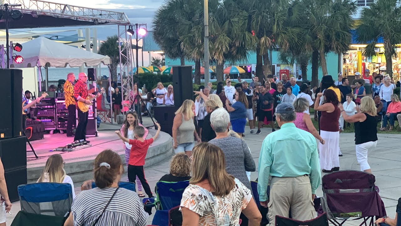 Sun Fun Fest 2022: parade and Too Much Sylvia