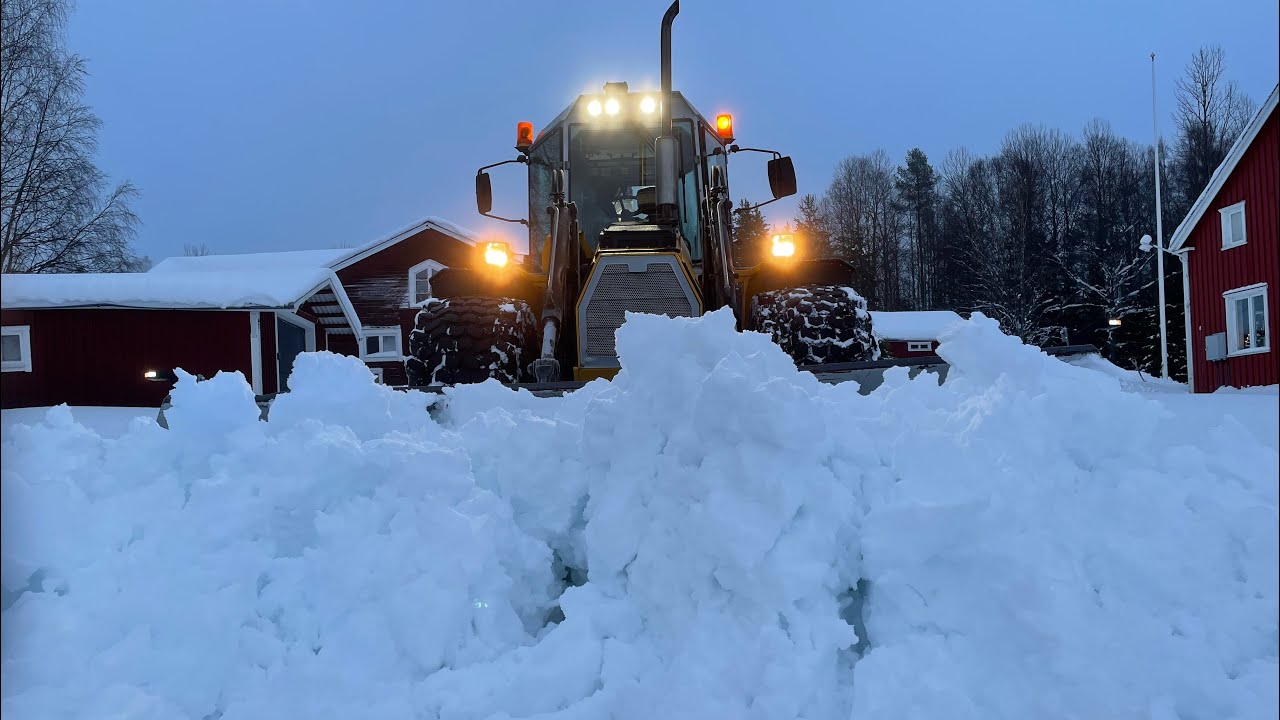 Huddig walkaround och lite sursnö  @HolmsAttachmentsAB