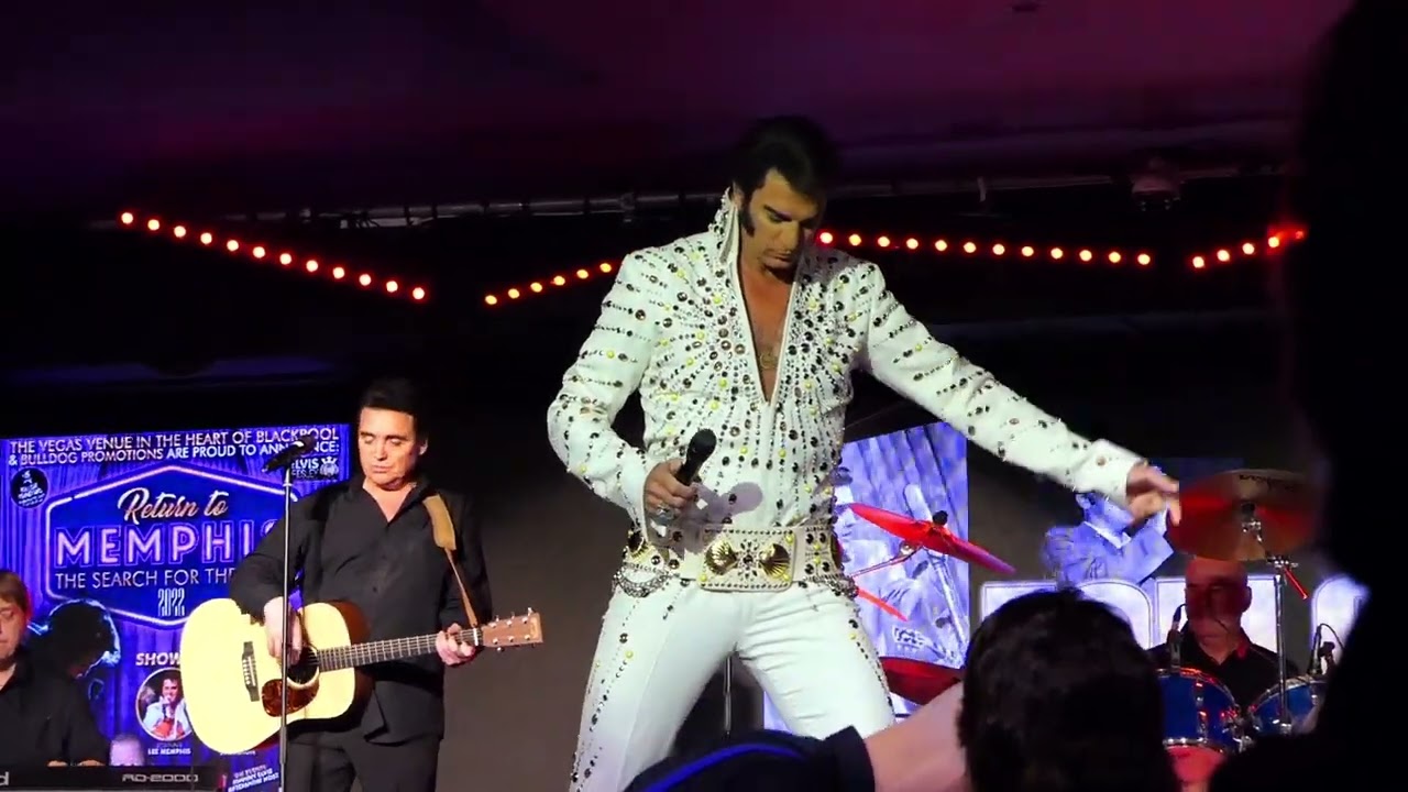 ELVIS Tribute Artist - Oliver Steinhoff 'Bridge Over Troubled Water'