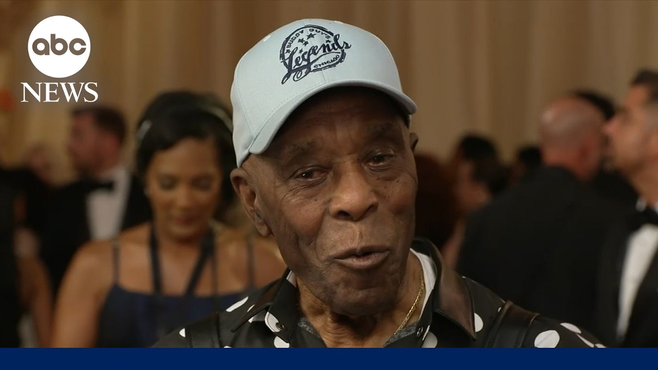 Оскар-2026: Бадди Гай прибыл на красную дорожку